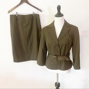 Larry Levin Signature 2 pc Skirt Suit Blazer Green